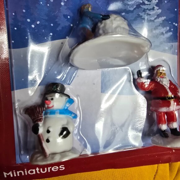 Cobblestone Corners Christmas Miniatures Winter Village People Santa Snowman Kid - Picture 4 of 9